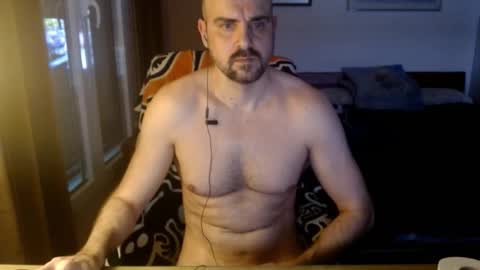 Snapshot of chicocam1983 chatting on January 18, 4:44 pm chicocam1983 online show from January 18, 4:44 pm