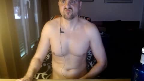 Snapshot of chicocam1983 chatting on May 17, 3:52 pm chicocam1983 online show from May 17, 3:52 pm
