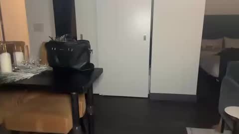 Snapshot of chiguy841 chatting on December 28, 4:41 am ChiGuy841 online show from December 28, 4:41 am