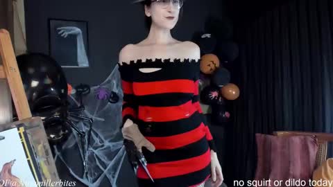 Snapshot of chilicheesebite chatting on October 24, 4:03 pm Nina online show from October 24, 4:03 pm