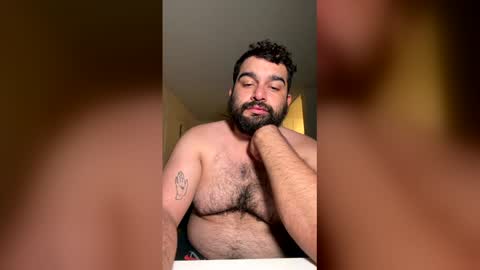 chillcub130895 online show from May 9, 7:02 am