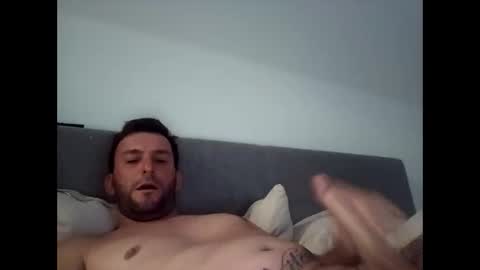 Snapshot of chillibodega chatting on April 3, 8:18 pm chris online show from April 3, 8:18 pm