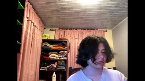 Snapshot of chinchunn chatting on March 4, 8:24 am chinchunn online show from March 4, 8:24 am