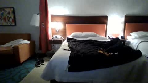 Snapshot of chippy70 chatting on October 27, 8:24 pm chippy70 online show from October 27, 8:24 pm