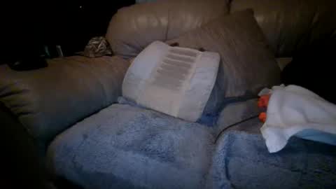 Snapshot of chippy70 chatting on April 2, 6:11 am chippy70 online show from April 2, 6:11 am