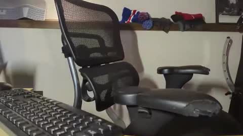 Snapshot of chitownburb chatting on January 19, 6:20 am chitownburb online show from January 19, 6:20 am