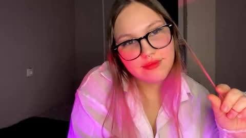 Lily online show from February 3, 3:06 pm