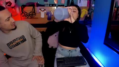 Chloeallennn  online show from July 4, 9:15 am