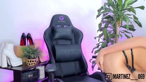 Snapshot of chloe__daviss chatting on September 30, 8:47 pm CHLOE online show from September 30, 8:47 pm