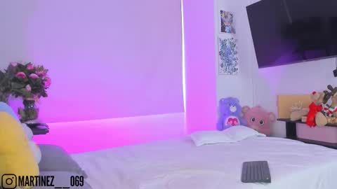 Snapshot of chloe__daviss chatting on January 5, 5:27 pm CHLOE online show from January 5, 5:27 pm