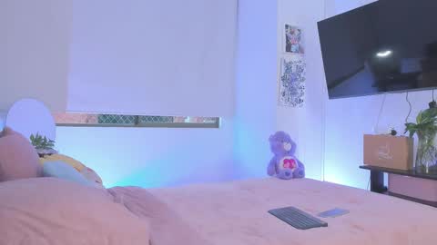 CHLOE online show from February 22, 10:52 pm