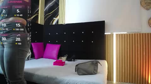 Snapshot of chloe__jones_ chatting on February 23, 12:57 pm Chloe online show from February 23, 12:57 pm