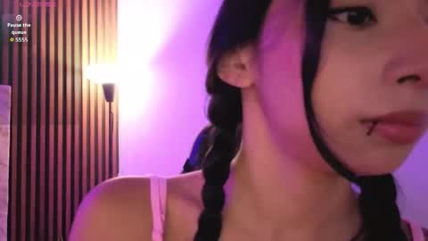 Snapshot of chloe_bluee_ chatting on April 11, 11:03 am chloe_bluee_ online show from April 11, 11:03 am