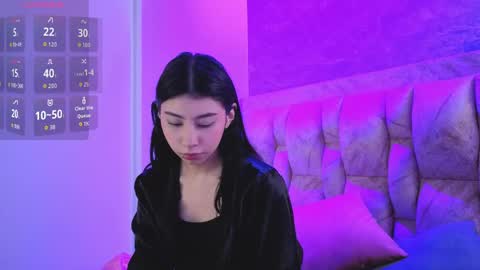 Snapshot of chloe_bluee_ chatting on May 18, 1:06 pm chloe_bluee_ online show from May 18, 1:06 pm