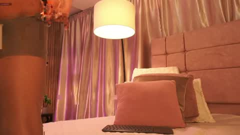 Snapshot of chloe_cherry21 chatting on April 9, 3:17 am chloe cherry21 online show from April 9, 3:17 am