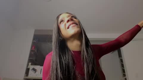 chloe_cooperr online show from May 18, 8:31 am