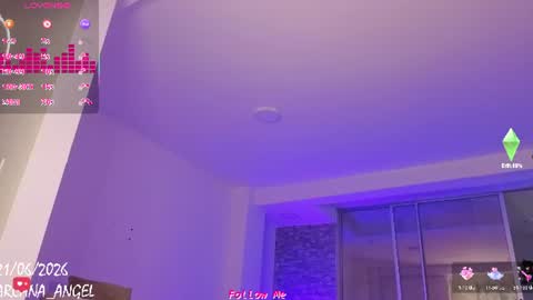 chloe_cooperr online show from June 21, 8:55 pm