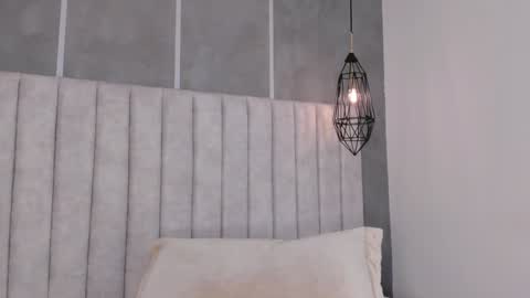 Chloe online show from January 18, 2:55 pm