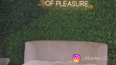 Chloe online show from October 19, 2:07 pm