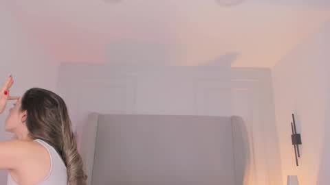 Chloe online show from December 15, 12:09 pm