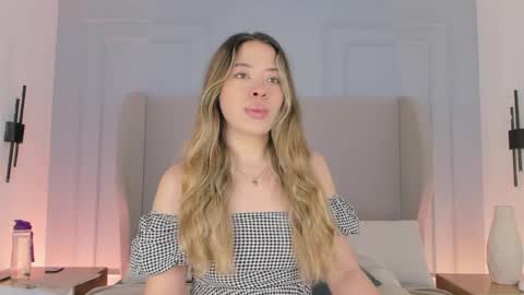 Chloe online show from May 21, 11:50 am