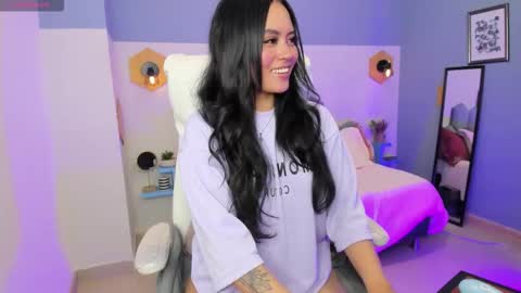 Chloe online show from November 27, 5:15 pm