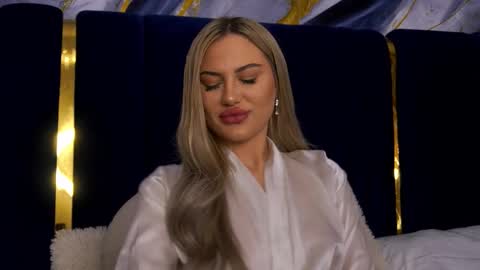 Chloe GraceeX online show from January 13, 9:31 pm