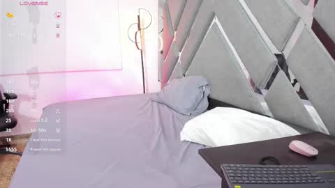 Snapshot of chloe_jackson25 chatting on October 12, 6:40 pm Chloe online show from October 12, 6:40 pm