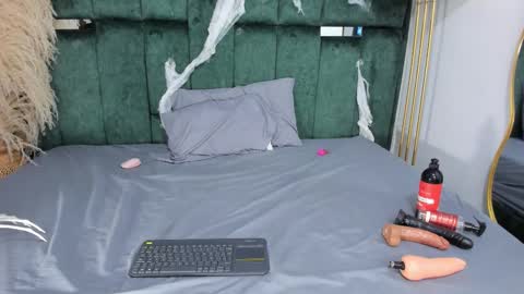 Snapshot of chloe_jackson25 chatting on October 25, 6:57 pm Chloe online show from October 25, 6:57 pm