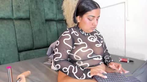 Chloe online show from February 14, 6:48 pm