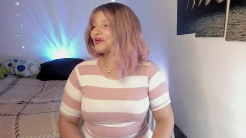 Snapshot of chloe_kisses chatting on May 2, 11:37 am chloe_kisses online show from May 2, 11:37 am