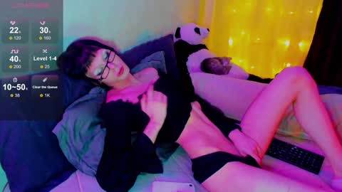 Snapshot of chloe_lorelai chatting on January 20, 4:45 pm Chloe-Lorelei online show from January 20, 4:45 pm