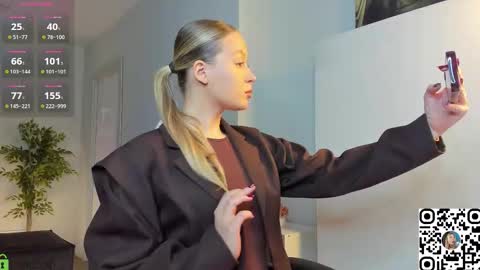 Snapshot of chloe_lov_ chatting on November 29, 12:57 am Chloe Lov GTM2 Mon Tue Thu Sat Sun 0400am - 1030m online show from November 29, 12:57 am