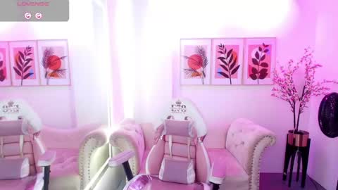 Chloe  online show from May 11, 11:49 am