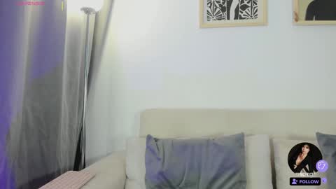 chloe online show from May 13, 10:12 am