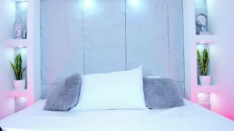 Chloe online show from September 12, 5:07 am