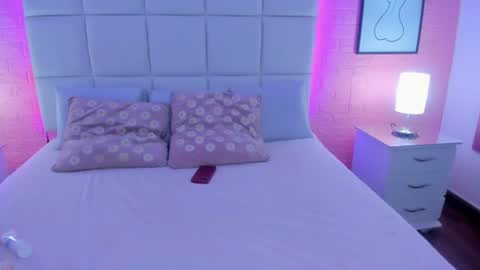 Snapshot of chloe_parker_ chatting on June 27, 4:28 am cloe online show from June 27, 4:28 am