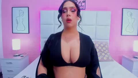Snapshot of chloe_parker_ chatting on July 12, 4:03 am cloe online show from July 12, 4:03 am