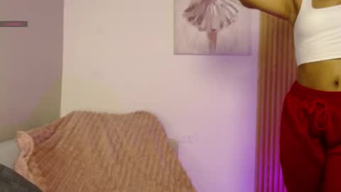 chloe_peach_ online show from April 24, 1:35 pm