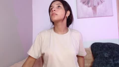chloe_peach_ online show from May 5, 12:35 pm