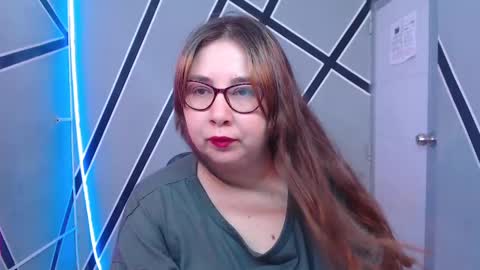 chloe_prg online show from January 2, 12:24 pm