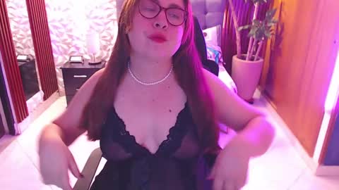 chloe_prg online show from February 11, 3:18 am