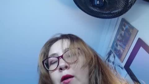 chloe_prg online show from March 7, 1:07 pm