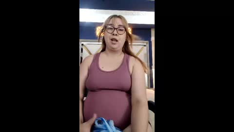 Snapshot of chloe_prg chatting on May 20, 3:56 am chloe_prg online show from May 20, 3:56 am