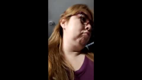 Snapshot of chloe_prg chatting on May 27, 4:20 am chloe_prg online show from May 27, 4:20 am