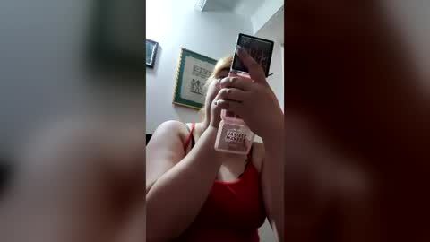 Snapshot of chloe_prg chatting on July 1, 2:57 am chloe_prg online show from July 1, 2:57 am