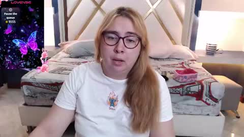 Snapshot of chloe_prg chatting on July 25, 3:59 am chloe_prg online show from July 25, 3:59 am