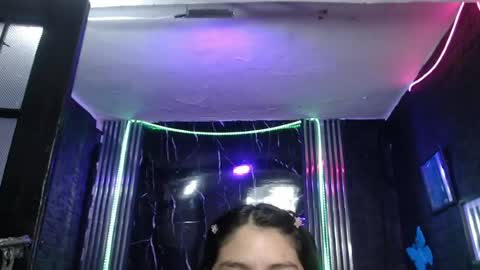 chloe_smith5 online show from May 4, 1:18 pm
