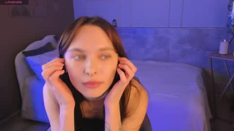 Chloe online show from March 31, 6:25 am