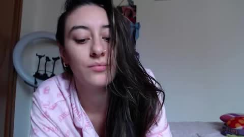Snapshot of chloe_vahos chatting on March 21, 7:06 pm Chloe online show from March 21, 7:06 pm